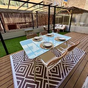 Cocon 2 Pieces Avec Grande Terrasse A Vauban Marseille